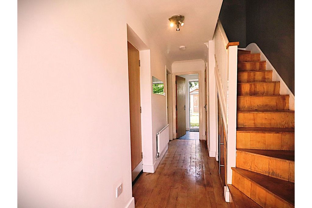 Property photo 2 of 24