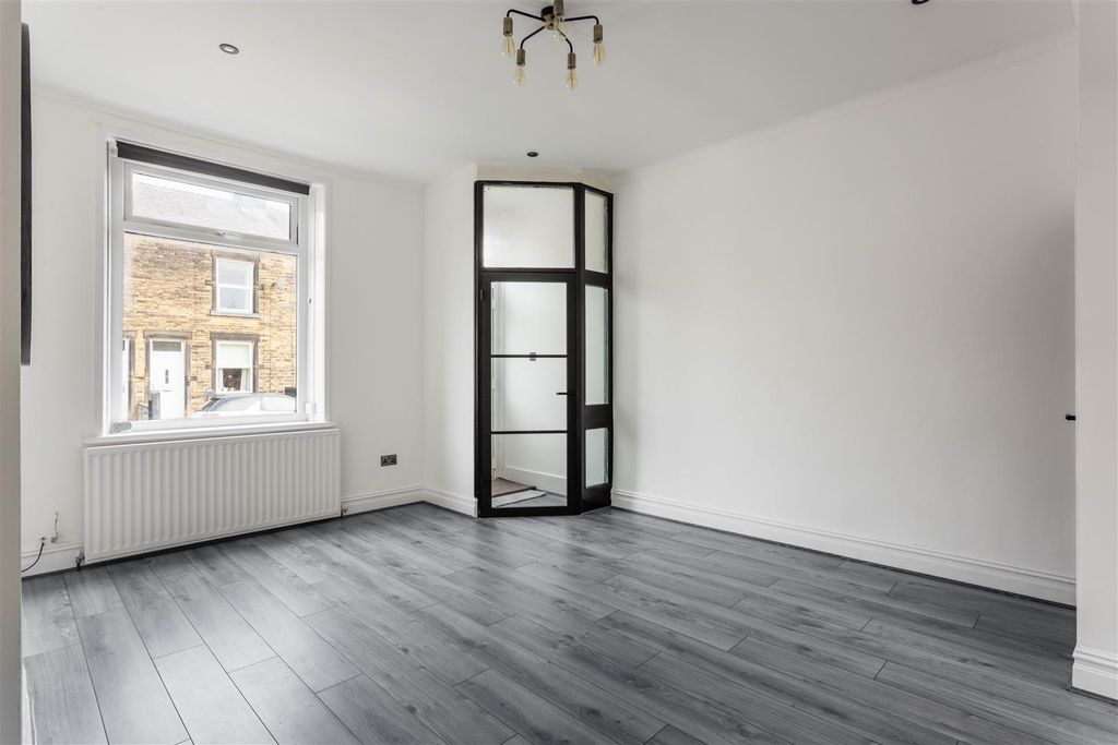 Property photo 3 of 18 00004.Jpg