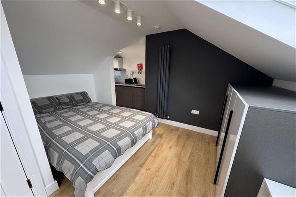 Property photo 1 of 7 (Main)