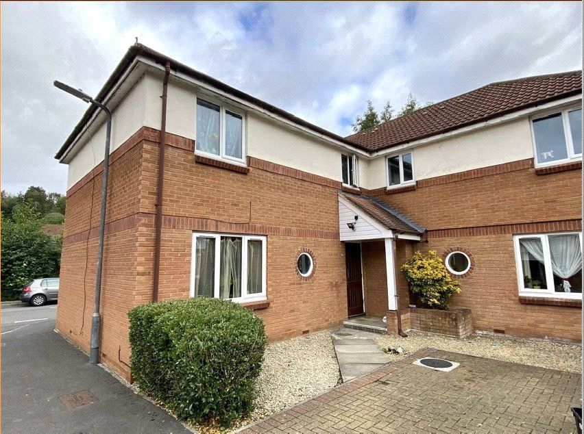 Property photo 1 of 7 External