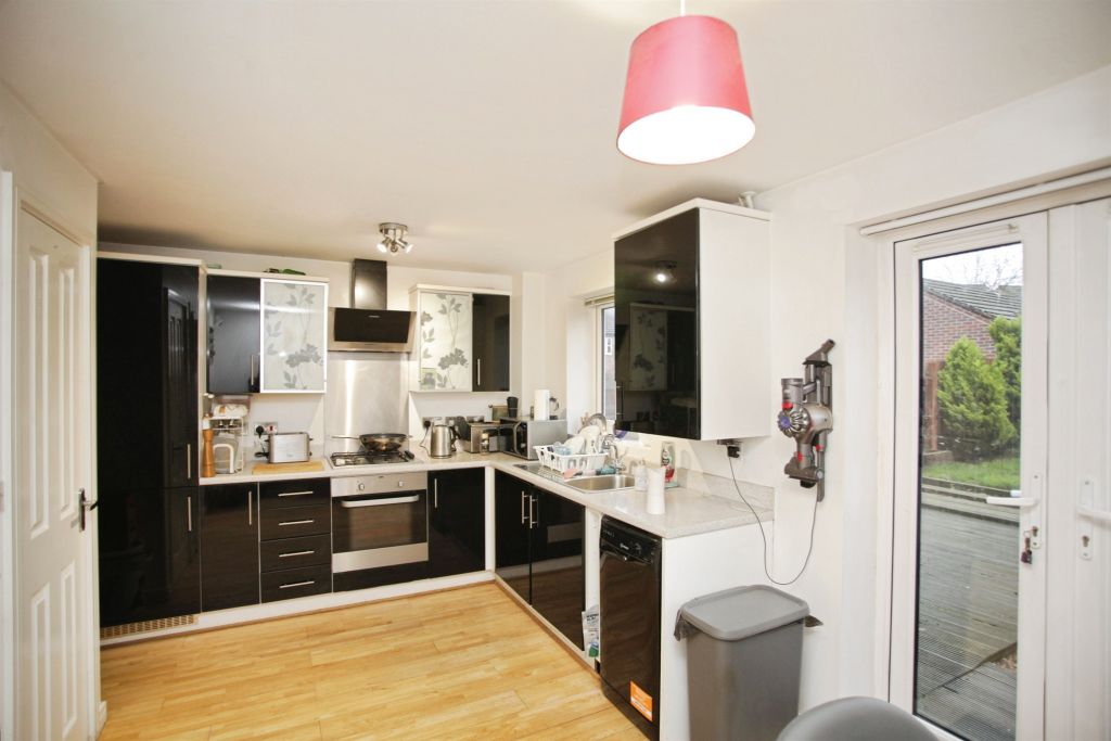 Property photo 3 of 14