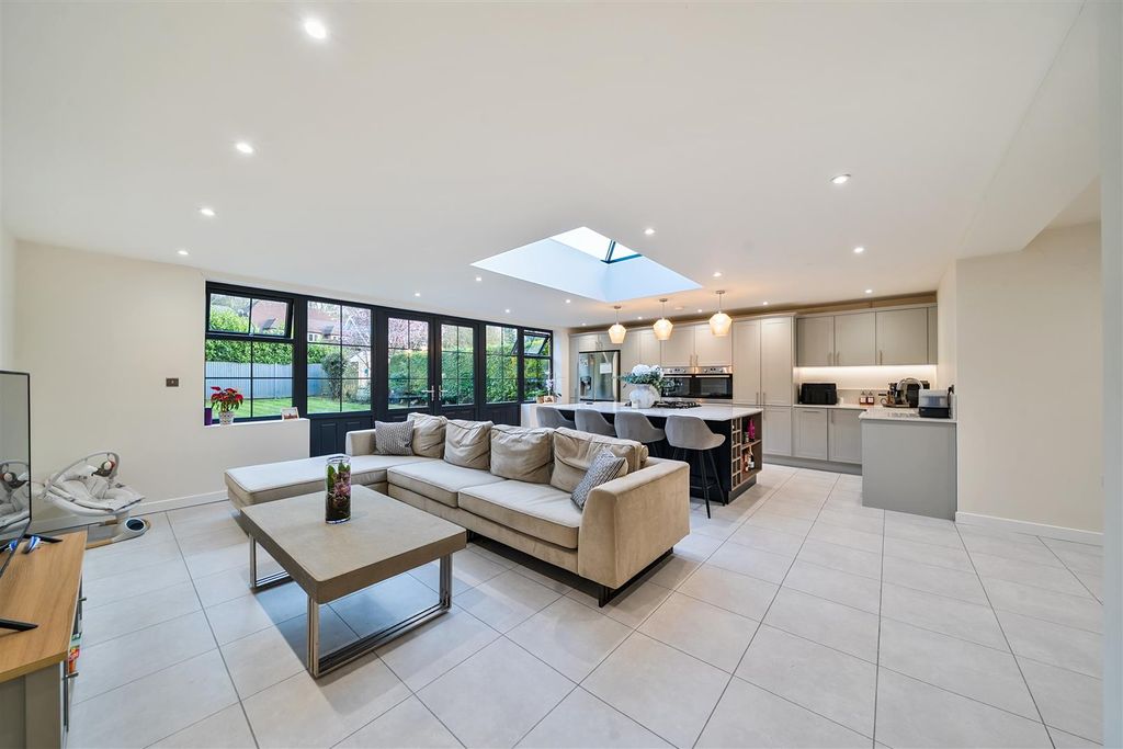 Property photo 2 of 51 1423127-61-69Aaab80257E7-Arw-1.Jpg