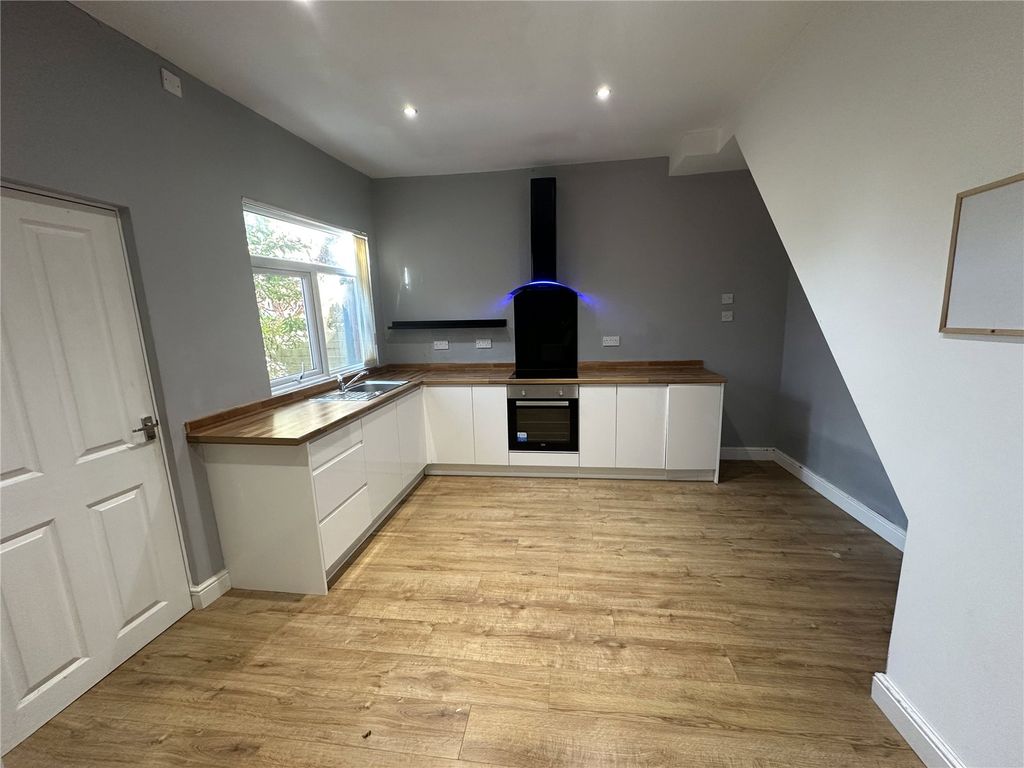 Property photo 3 of 14 Picture No. 06