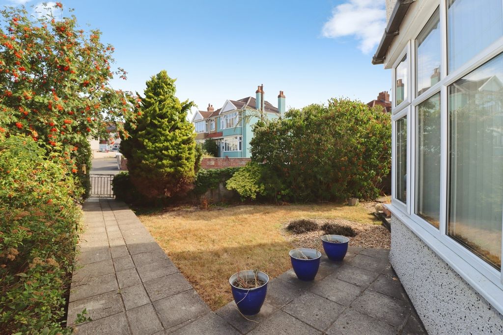 Property photo 2 of 17 Pbox-Img.Jpg