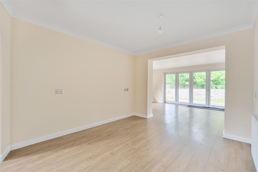 Property photo 3 of 22 1301271-12-6838B43213129.Jpg