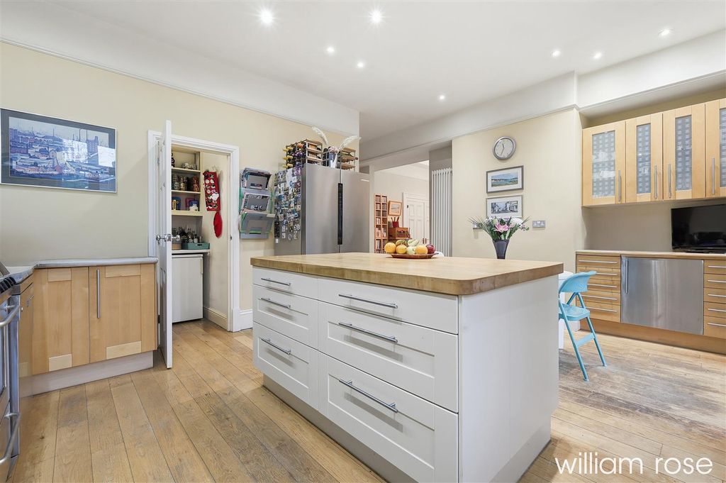 Property photo 2 of 33 Img_0114.Jpg