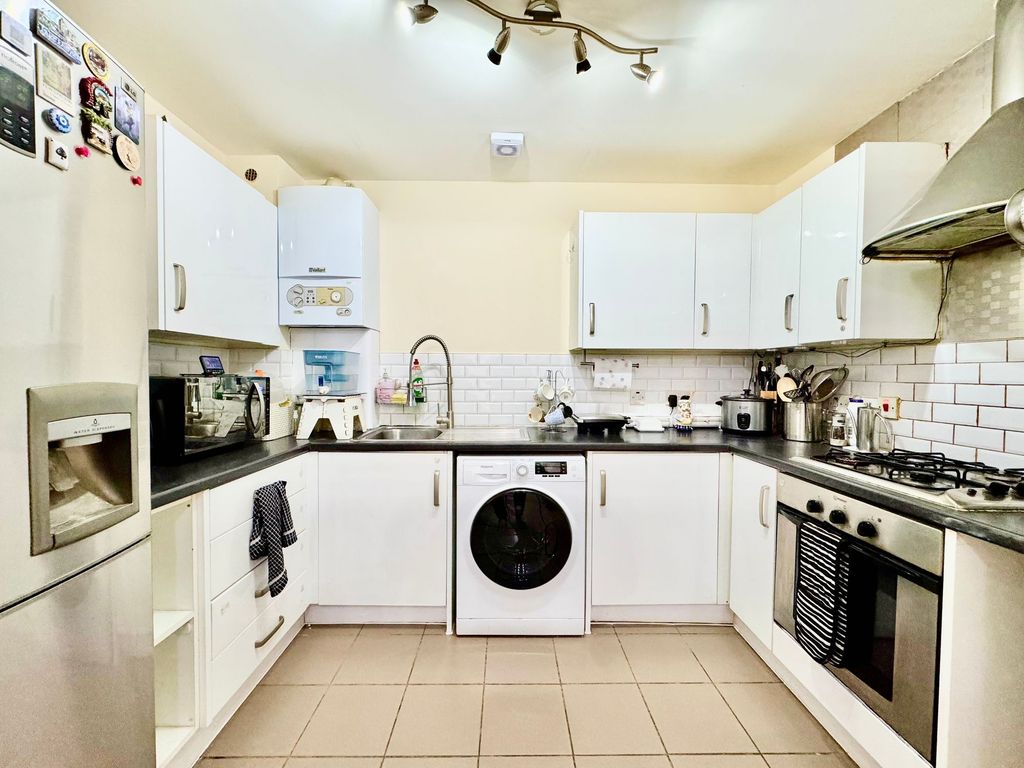 Property photo 2 of 13 Kitchen