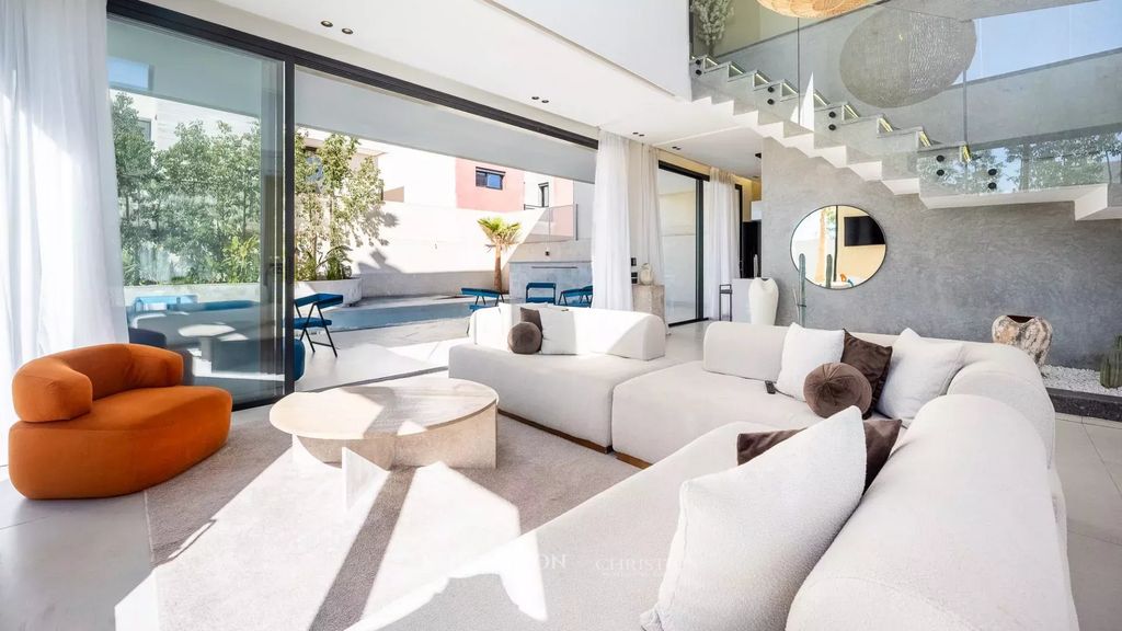 Property photo 1 of 38