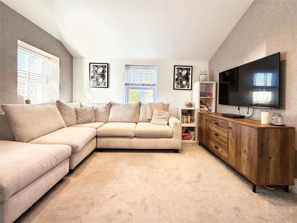 Property photo 3 of 19 Picture No. 15