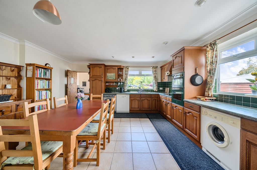 Property photo 2 of 31 1299706-23-683745...