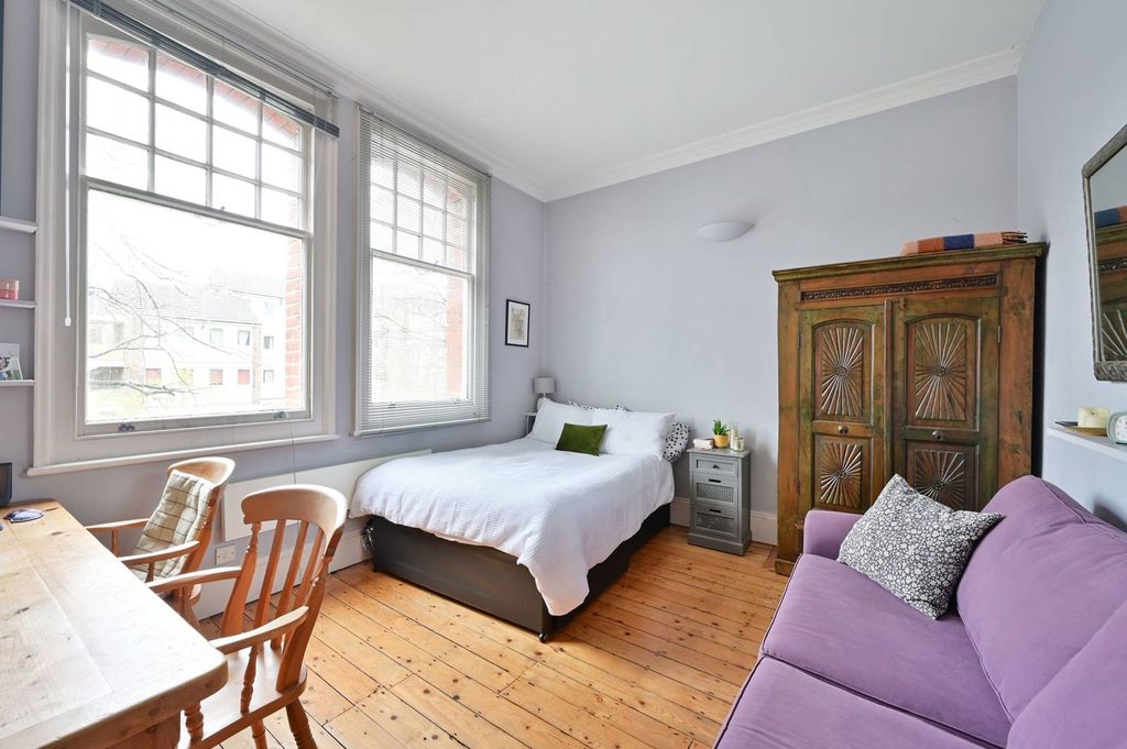 Property photo 3 of 6