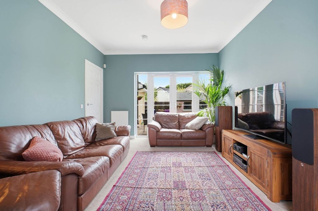 Property photo 2 of 36