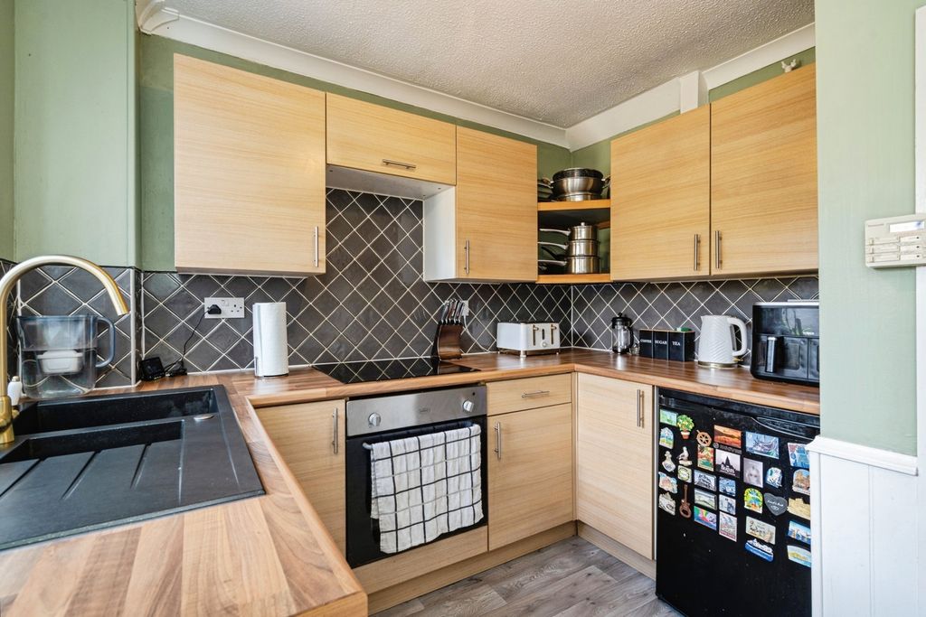 Property photo 3 of 17 Pbox-Img.Jpg