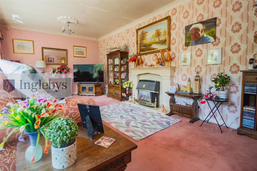 Property photo 2 of 30
