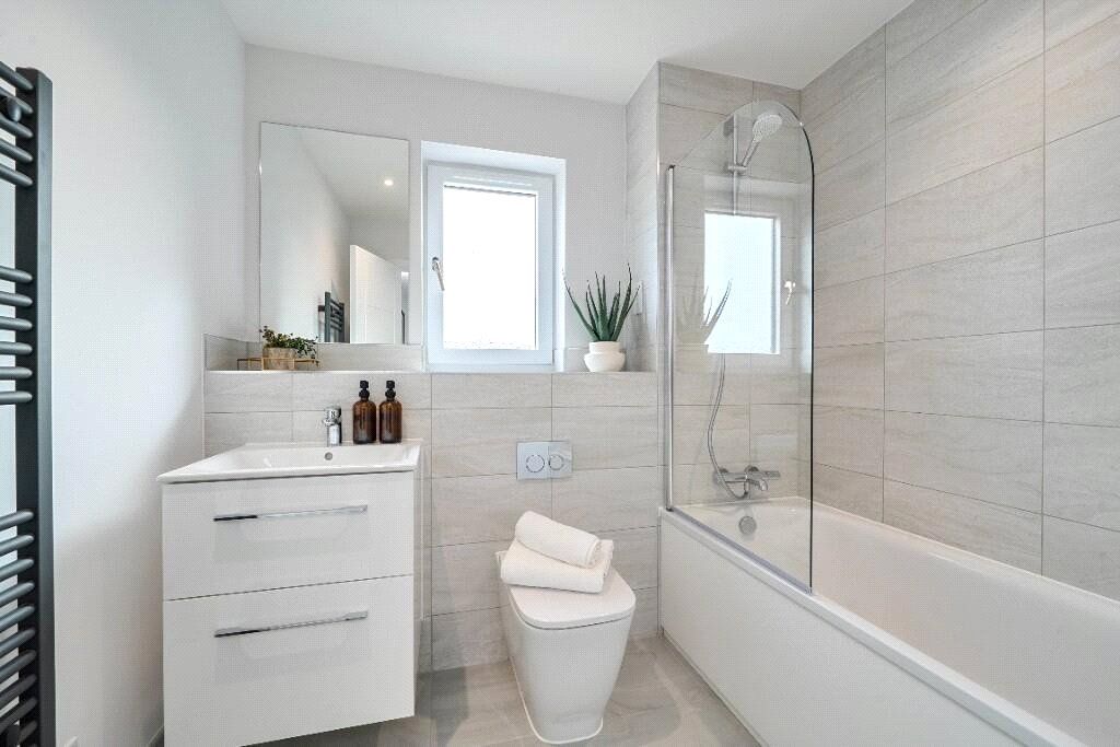 Property photo 2 of 14 Show Home