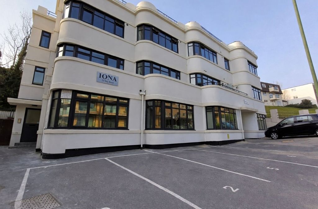 Property photo 1 of 17 Image00001