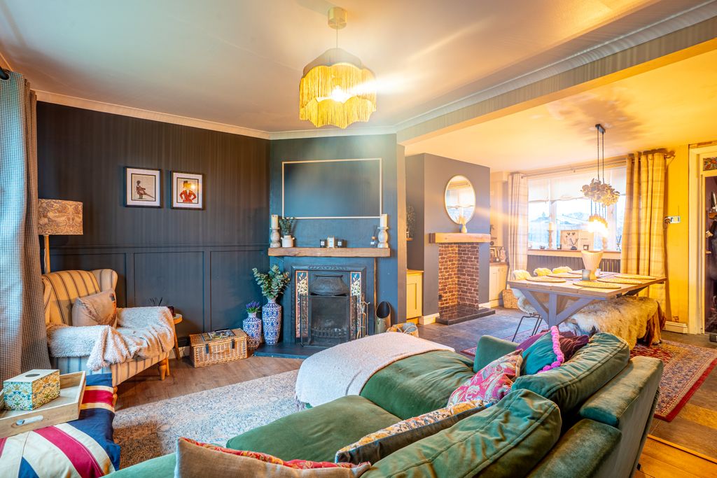 Property photo 3 of 23 Internals1