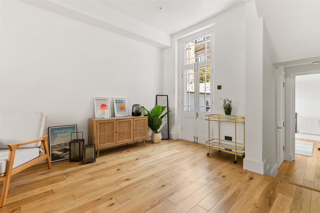Property photo 3 of 18 Reception Room