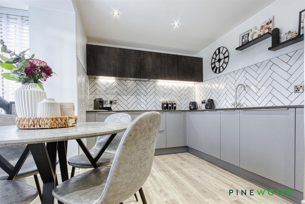 Property photo 2 of 30 Kitchen Diner