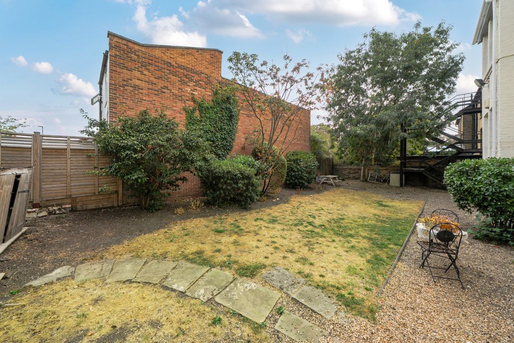 Property photo 3 of 15 1510293-13-6A8Eaf...