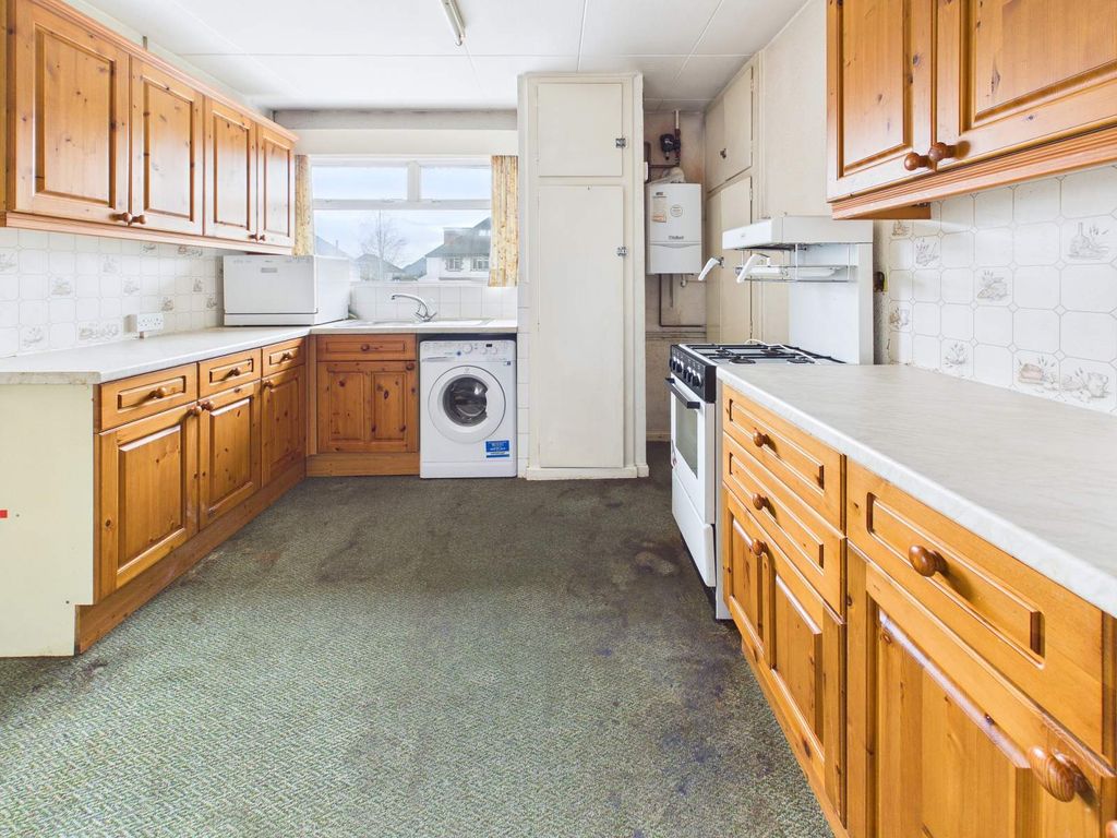 Property photo 3 of 15 Kitchen