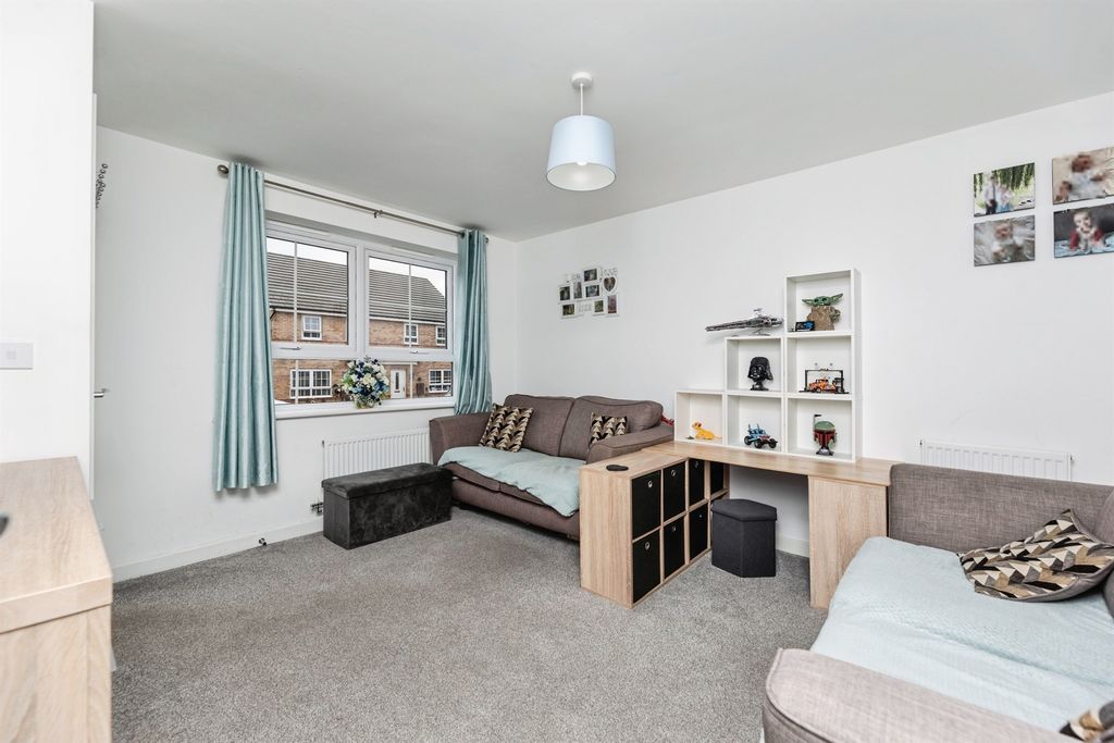 Property photo 3 of 10