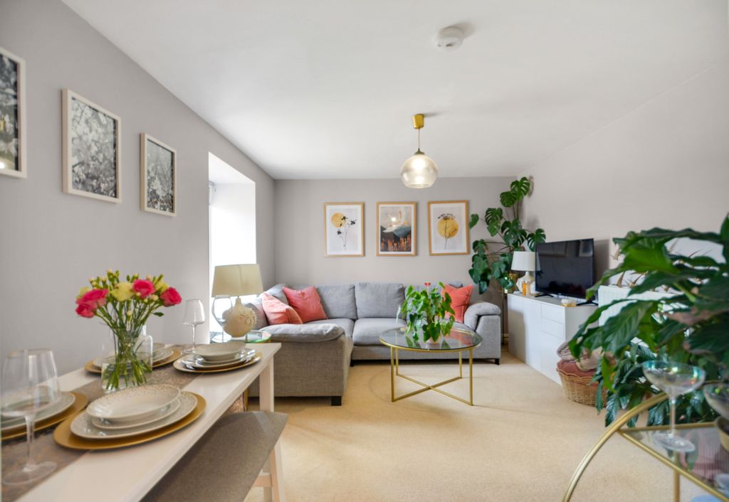 Property photo 2 of 19 Living Area (4).Jpg