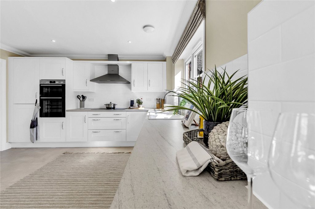 Property photo 3 of 15 Picture No. 16