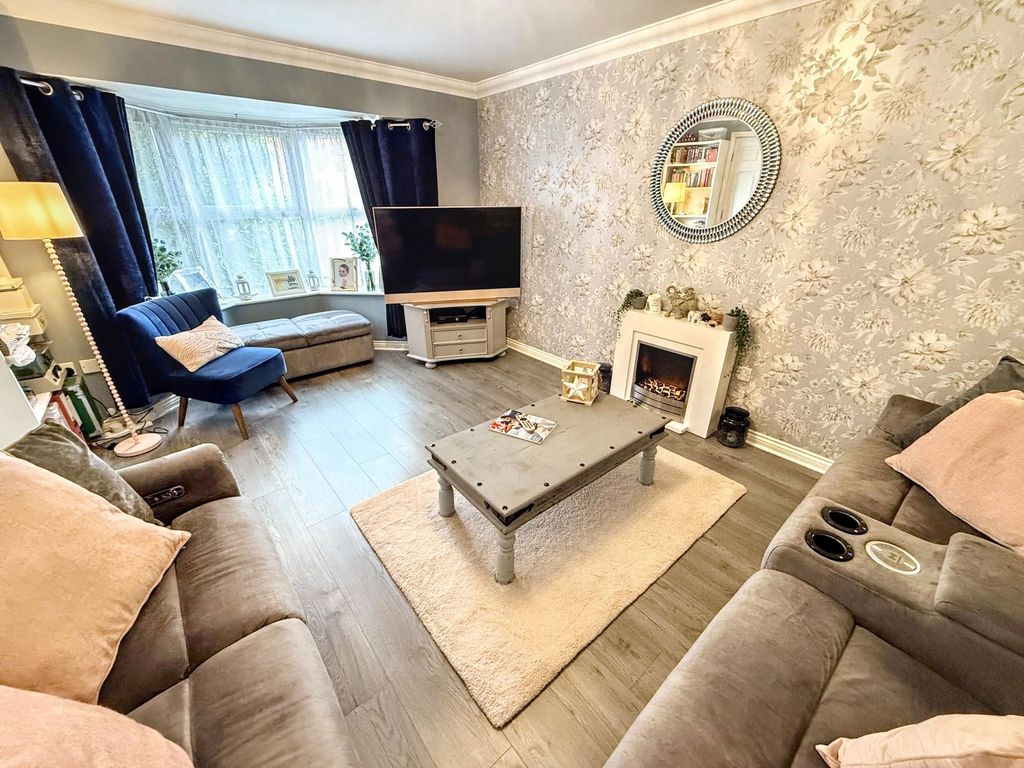 Property photo 3 of 37