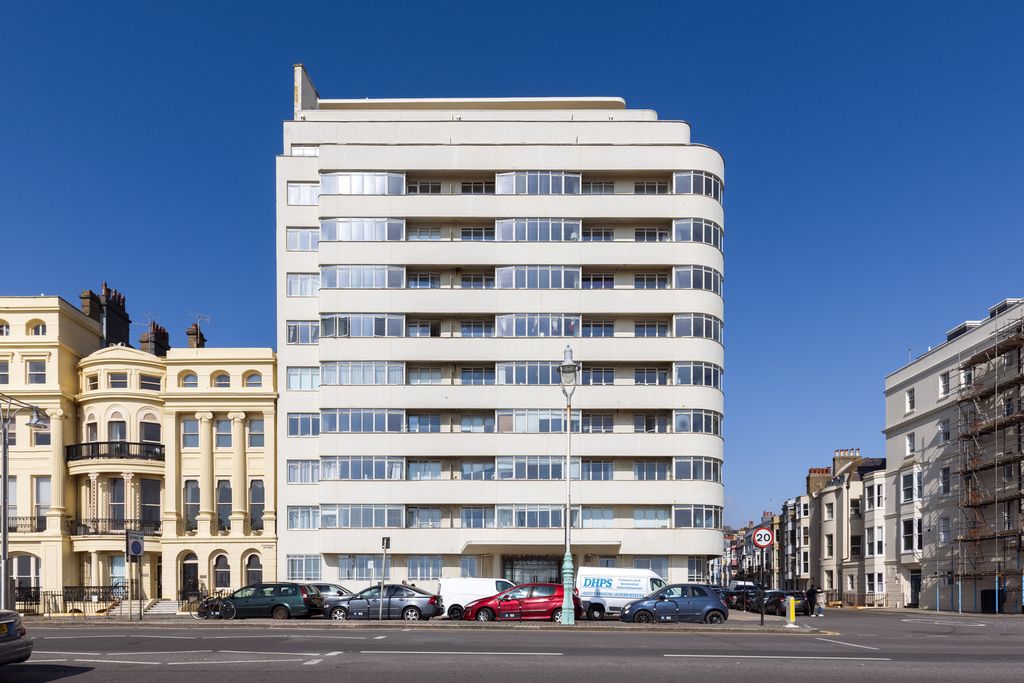 Property photo 1 of 17 707 - Embassy Court Bn1-1.Jpg