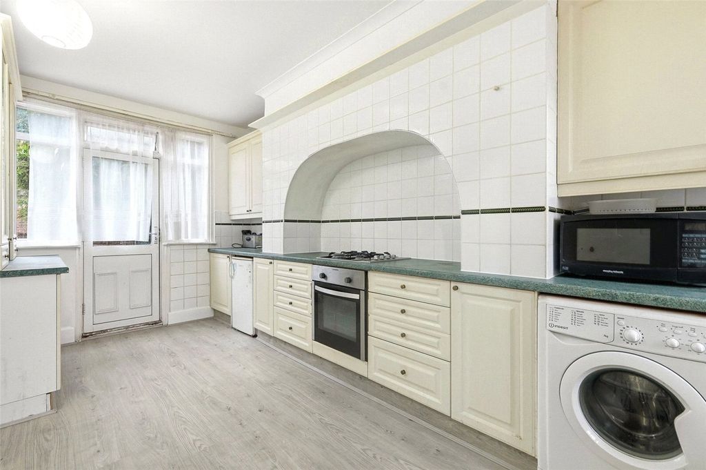 Property photo 3 of 15 Picture No. 01