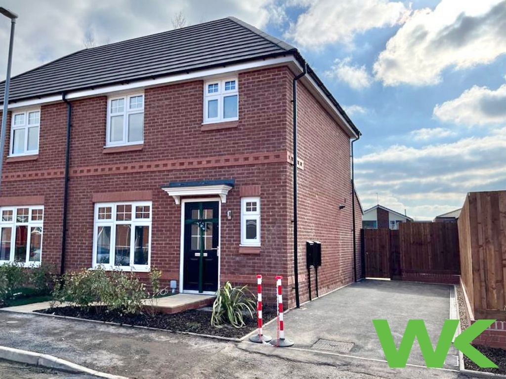 Property photo 1 of 13 Roman Way