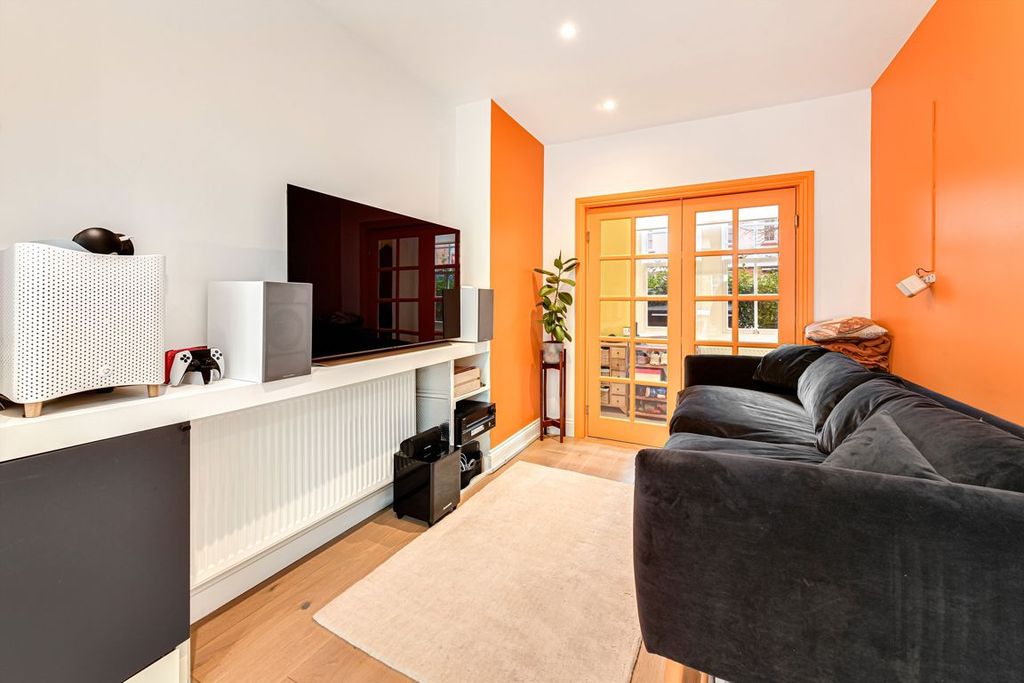 Property photo 1 of 7
