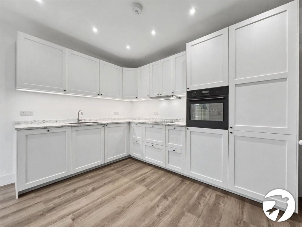 Property photo 2 of 10 Kitchen