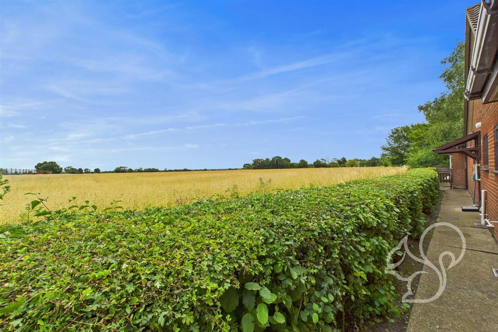 Property photo 2 of 30 Field Views