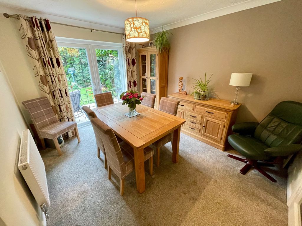 Property photo 3 of 20 4585693