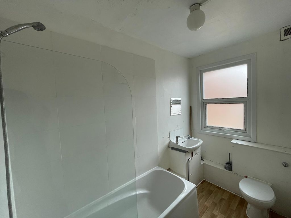 Property photo 3 of 7 Gallery