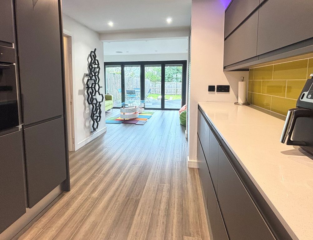 Property photo 3 of 15 Kitchen2