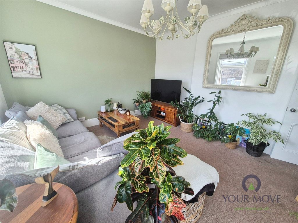 Property photo 3 of 10 Living Room