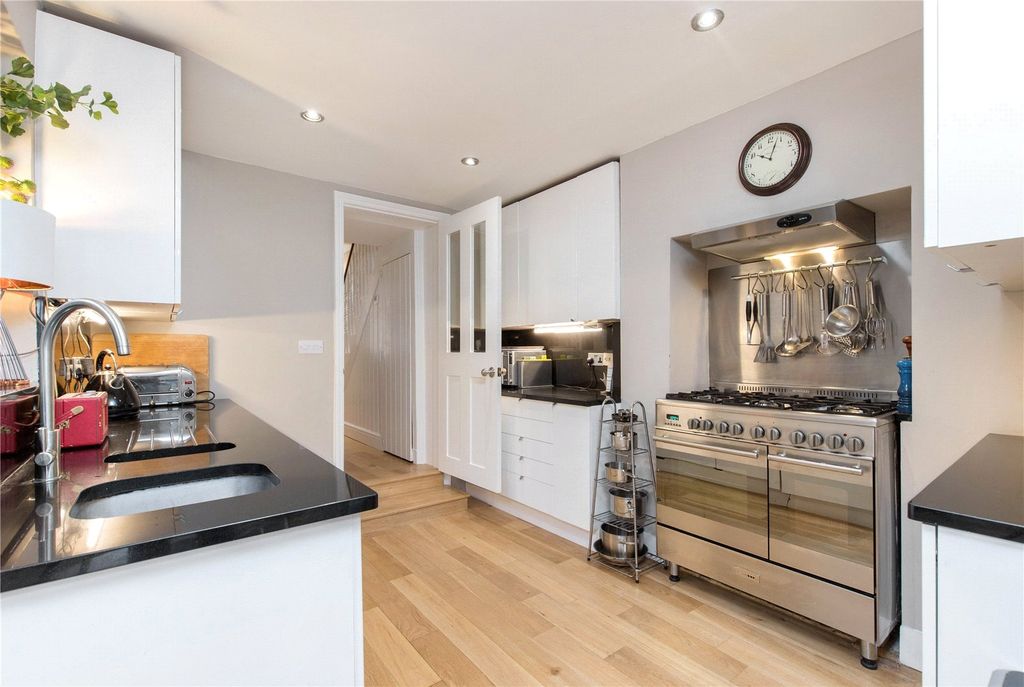 Property photo 2 of 14 Kitchen