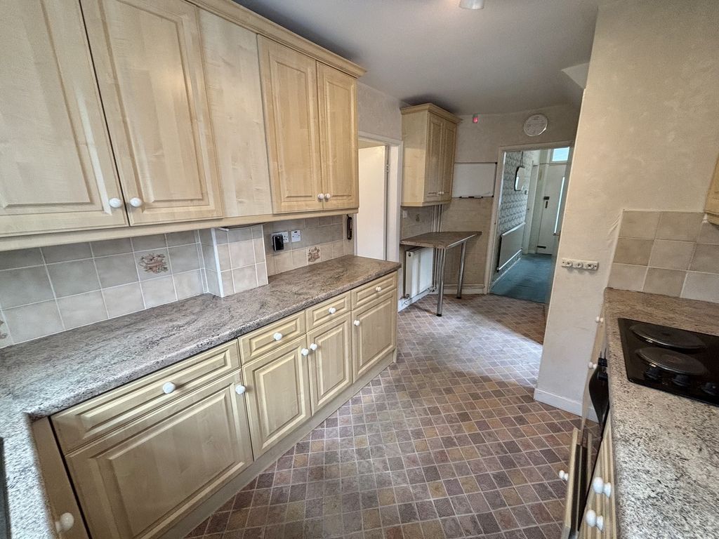 Property photo 3 of 15 Kitchen