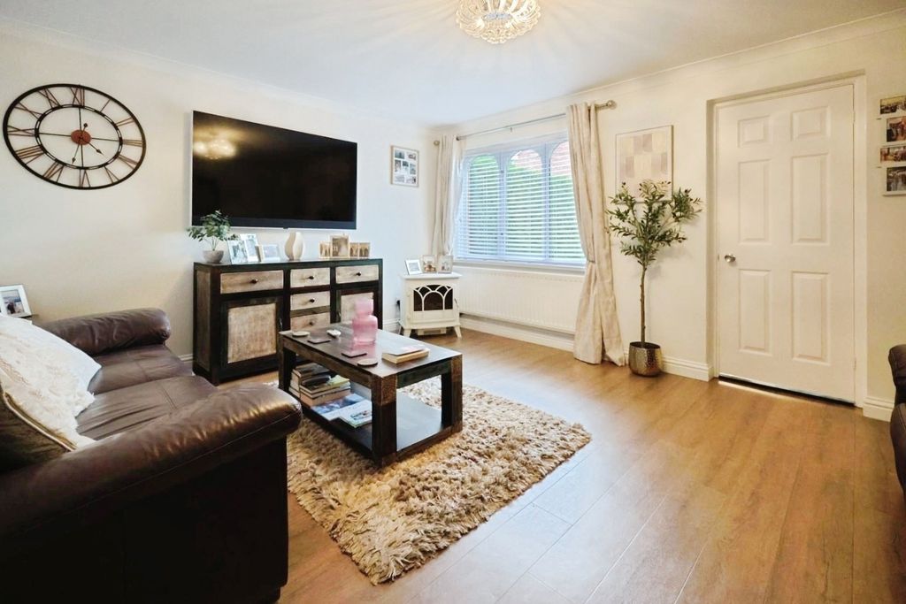 Property photo 2 of 20 Pbox-Img.Jpg