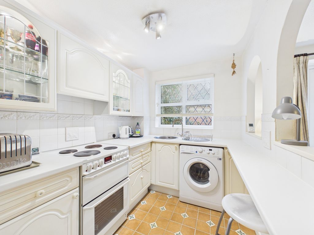 Property photo 3 of 8 Cam02536G0-Pr0050-Still007