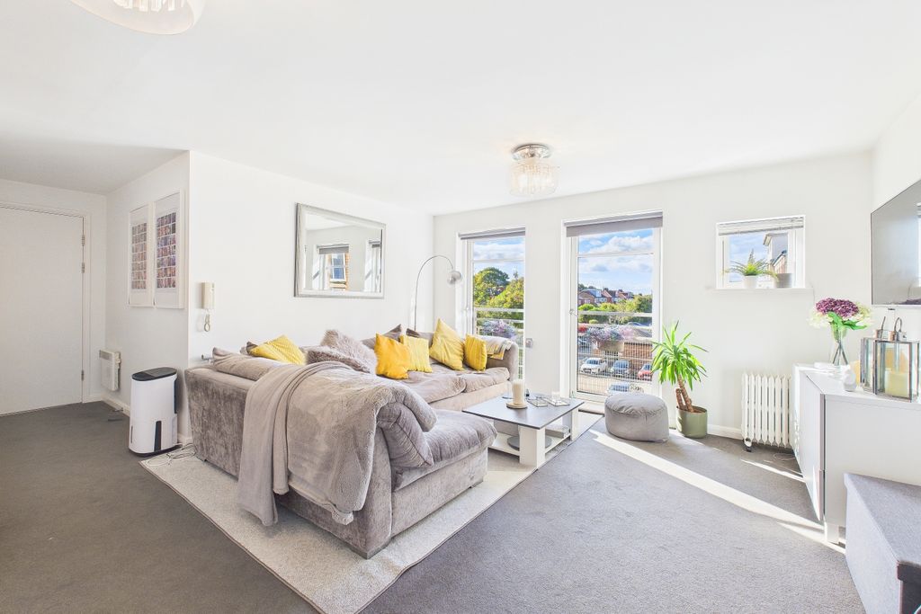 Property photo 1 of 10 Cam03162G0-Pr0345-Still015