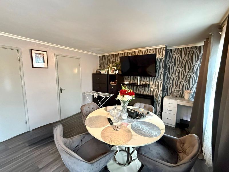 Property photo 1 of 5 Photo 5