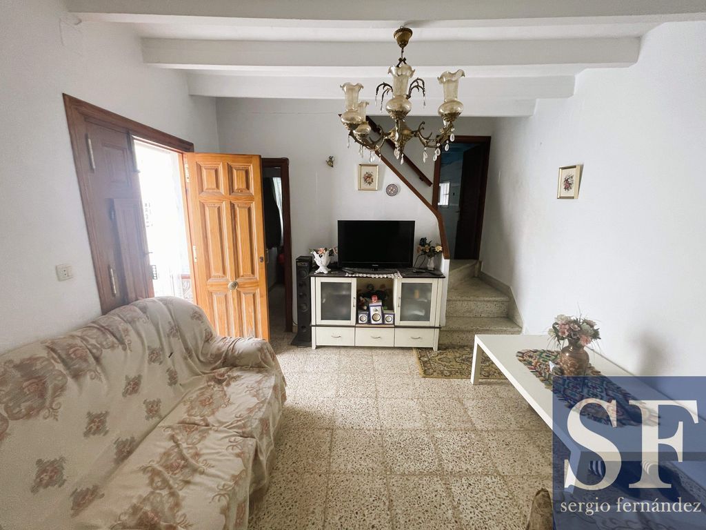 Property photo 2 of 18