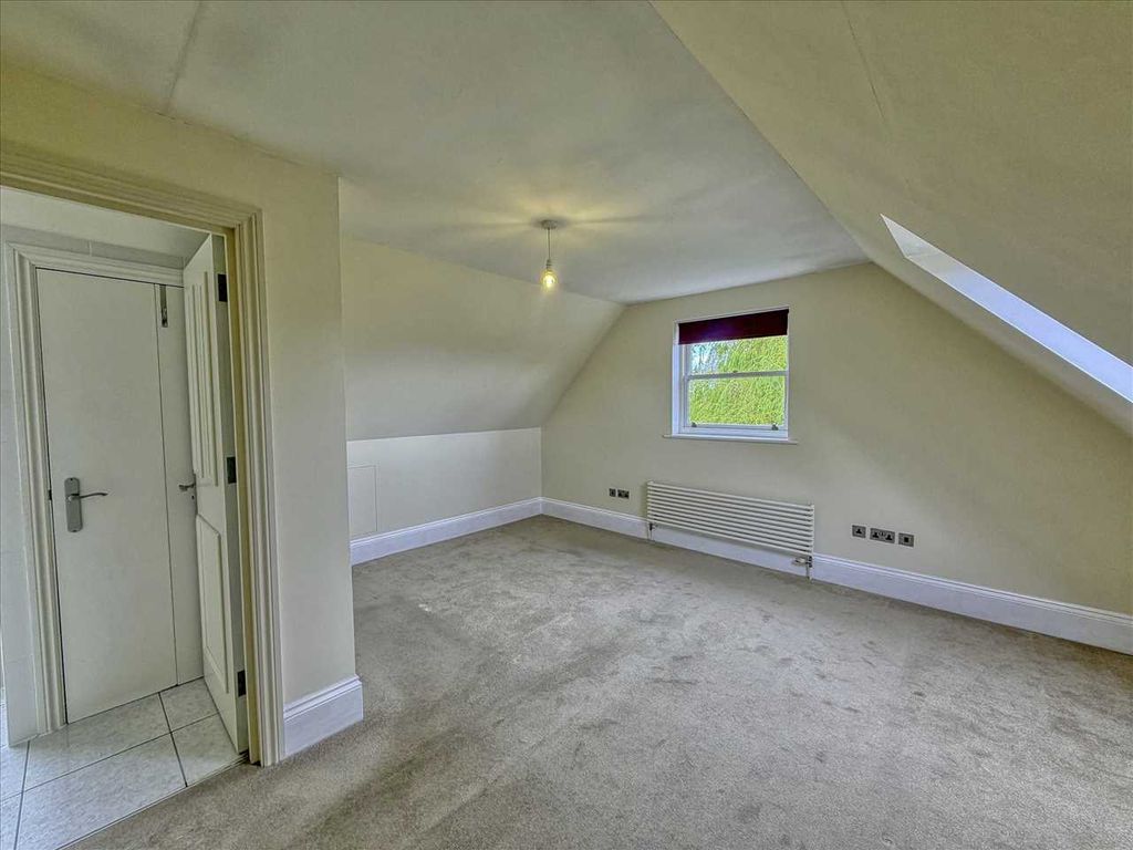 Additional image 11 of 2 bed flat for saleTrafalger House, Fourth Avenue, Frinton On Sea CO13
