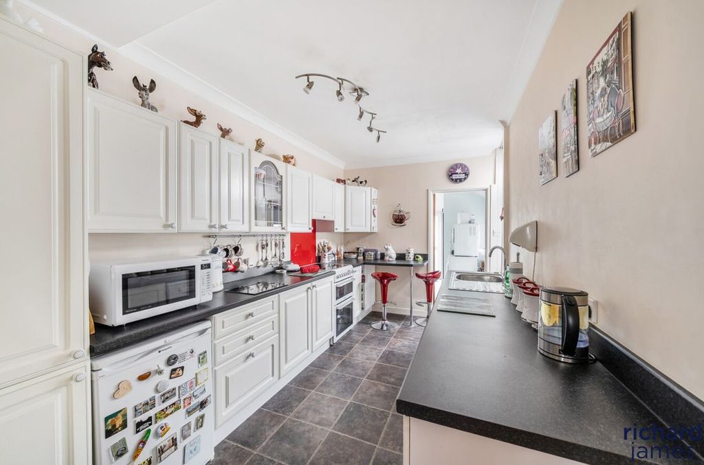 Property photo 3 of 19 d725c9F412Fd455Ba08B0607412034E9