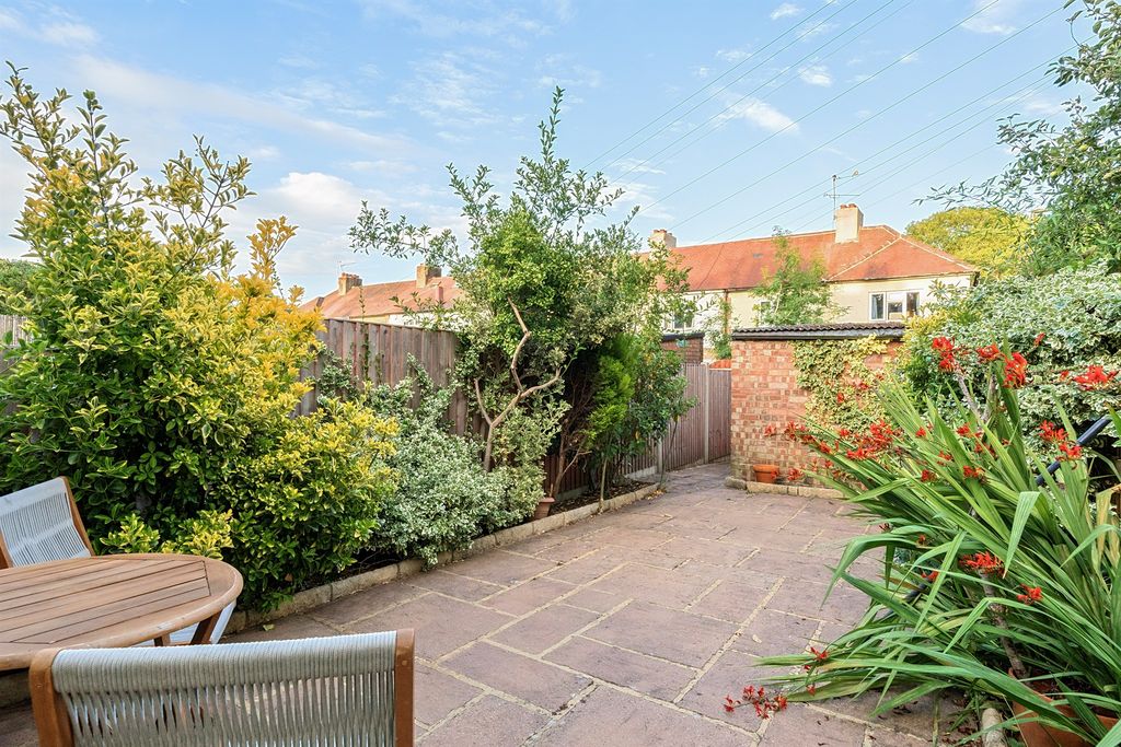 Property photo 3 of 12