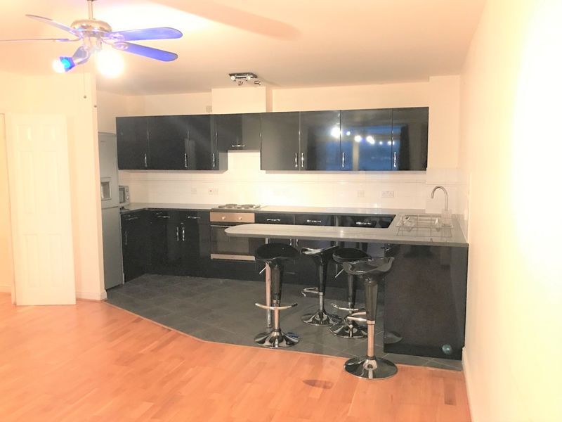 Property photo 1 of 11 Photo 4